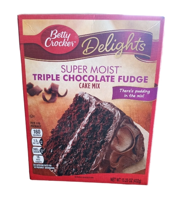 Betty crocker SUPER MOIST TRIPLE CHOCOLATE FUDGE 432g